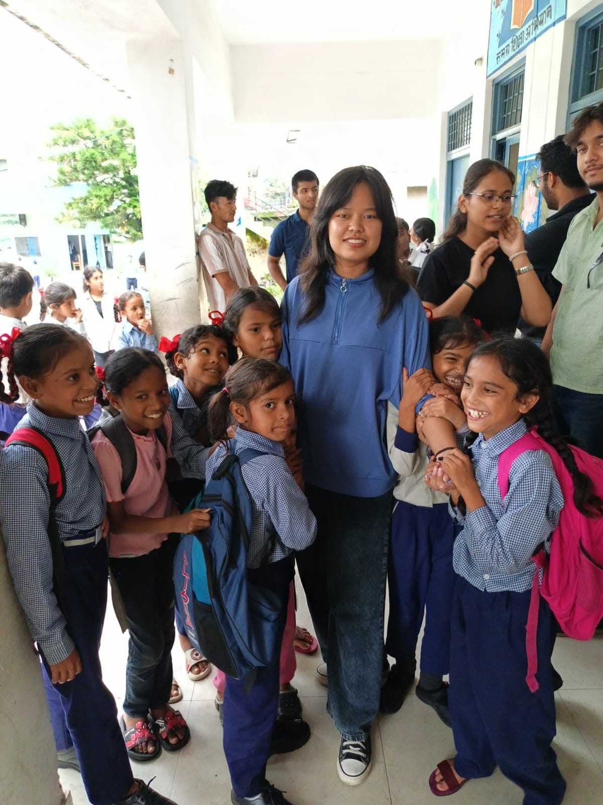 Volunteer with school children in Dehradun